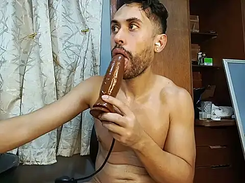 Snapshot of Raziel_X chatting on February 1, 2025, 4:24 am Raziel X online show from February 1, 2025, 4:24 am