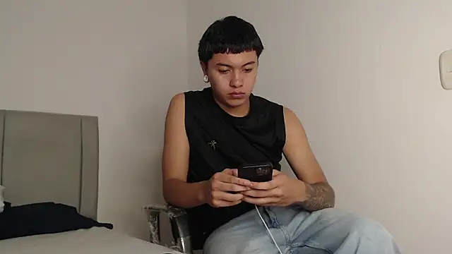 alex-lover online show from April 10, 2026, 3:13 am