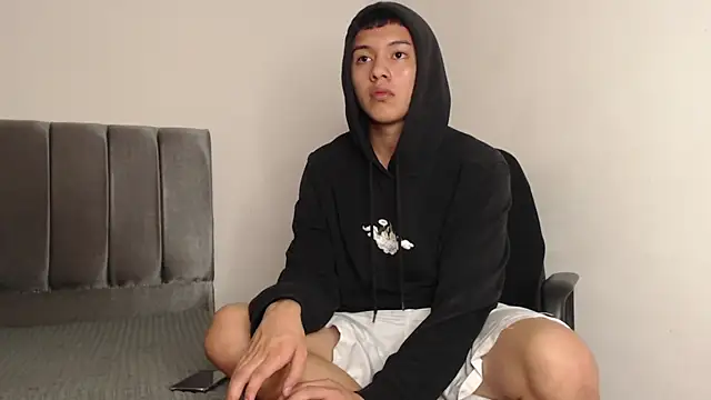 alex-lover online show from February 18, 2025, 8:05 am