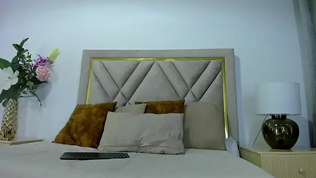 emily queen2 online show from September 25, 2025, 6:36 pm