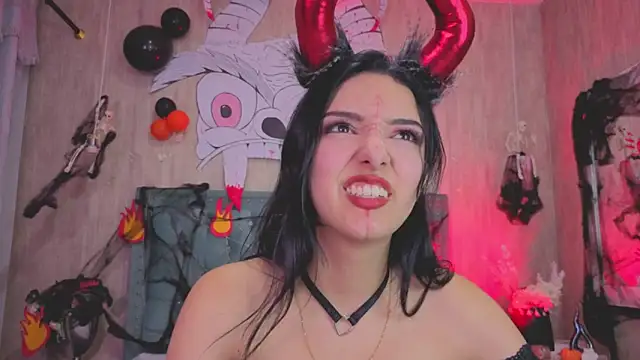 Marcelaa fox online show from October 31, 2025, 9:43 pm