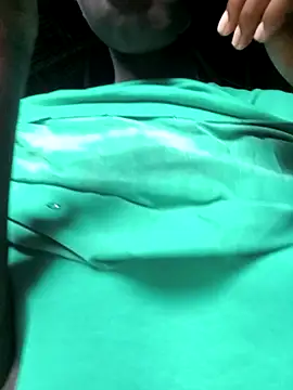 Black juicy24 online show from December 19, 2025, 5:10 am