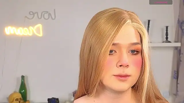  yourFoxy  online show from October 18, 2025, 11:56 am