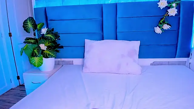 Snapshot of DakottaHill chatting on February 20, 2025, 2:57 pm DakottaHill online show from February 20, 2025, 2:57 pm