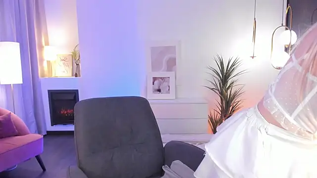 EmilyAir online show from March 18, 2025, 1:24 am