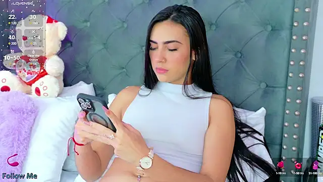 IsaValencia online show from February 21, 2025, 7:54 pm