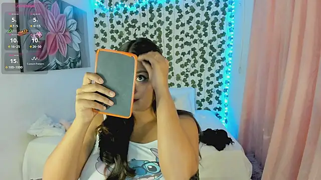 Snapshot of daren_paulina chatting on October 1, 2025, 7:40 pm daren paulina online show from October 1, 2025, 7:40 pm