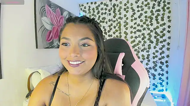 Snapshot of daren_paulina chatting on March 5, 2025, 11:16 pm daren paulina online show from March 5, 2025, 11:16 pm