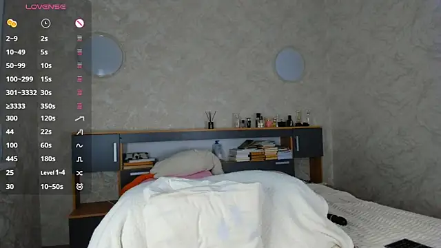 Snapshot of Butterflys1268 chatting on June 5, 2026, 4:17 am Butterflys1268 online show from June 5, 2026, 4:17 am