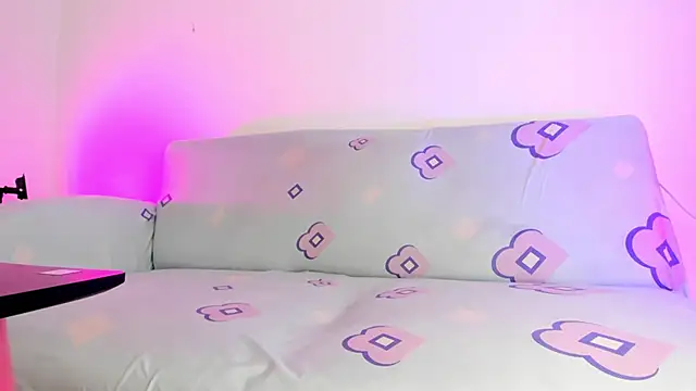 LoveBirds  1 online show from March 20, 2025, 7:57 pm