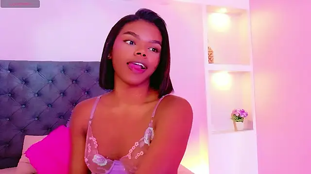 CamiEstrada online show from January 15, 2026, 12:25 am