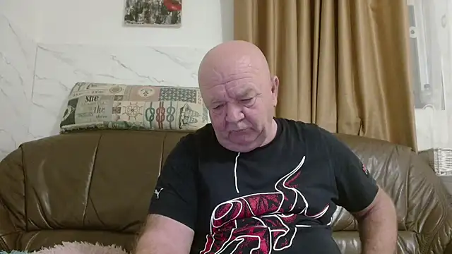 Snapshot of fullballs6 chatting on January 7, 2026, 3:00 am fullballs6 online show from January 7, 2026, 3:00 am