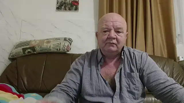 Snapshot of fullballs6 chatting on December 21, 2025, 3:08 am fullballs6 online show from December 21, 2025, 3:08 am