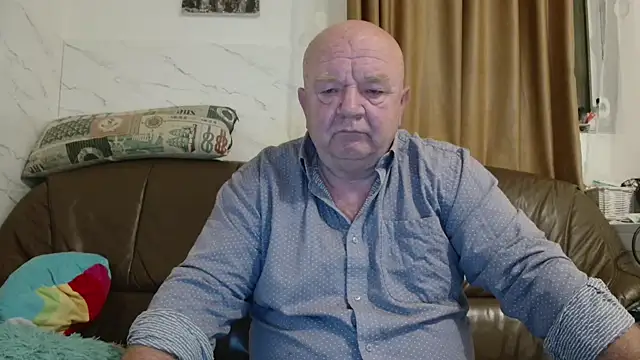 Snapshot of fullballs6 chatting on December 19, 2025, 2:59 am fullballs6 online show from December 19, 2025, 2:59 am