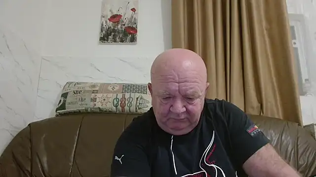 Snapshot of fullballs6 chatting on January 8, 2026, 3:45 am fullballs6 online show from January 8, 2026, 3:45 am