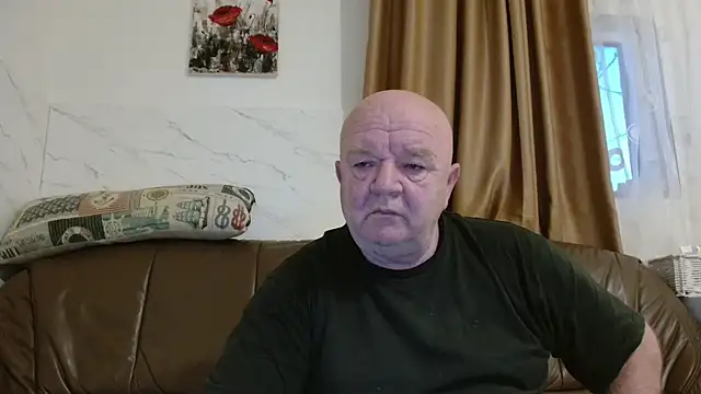 Snapshot of fullballs6 chatting on February 24, 2026, 4:35 am fullballs6 online show from February 24, 2026, 4:35 am