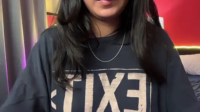 Snapshot of simrann_69 chatting on October 11, 2025, 9:27 pm simrann 69 online show from October 11, 2025, 9:27 pm