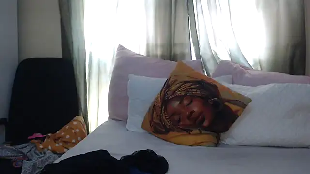 Snapshot of Foxybrownxx1 chatting on February 25, 2026, 6:57 am Foxybrownxx1 online show from February 25, 2026, 6:57 am