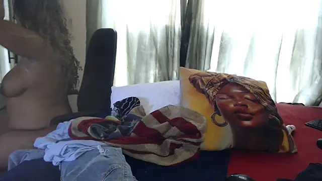 Snapshot of Foxybrownxx1 chatting on February 15, 2026, 7:51 am Foxybrownxx1 online show from February 15, 2026, 7:51 am