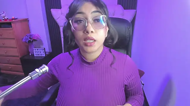 Sexy cristall  online show from February 2, 2026, 7:02 pm