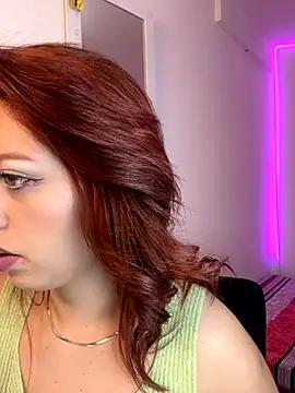 nix white online show from November 21, 2025, 3:44 pm