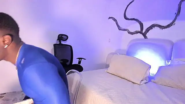 Snapshot of EthanTravis_ chatting on January 24, 2025, 8:02 am EthanTravis  online show from January 24, 2025, 8:02 am