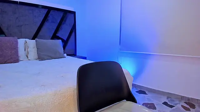 Snapshot of EthanTravis_ chatting on January 28, 2025, 7:43 am EthanTravis  online show from January 28, 2025, 7:43 am