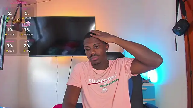 Snapshot of EthanTravis_ chatting on October 28, 2025, 9:03 pm EthanTravis  online show from October 28, 2025, 9:03 pm