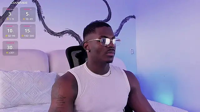 Snapshot of EthanTravis_ chatting on February 28, 2025, 10:17 pm EthanTravis  online show from February 28, 2025, 10:17 pm