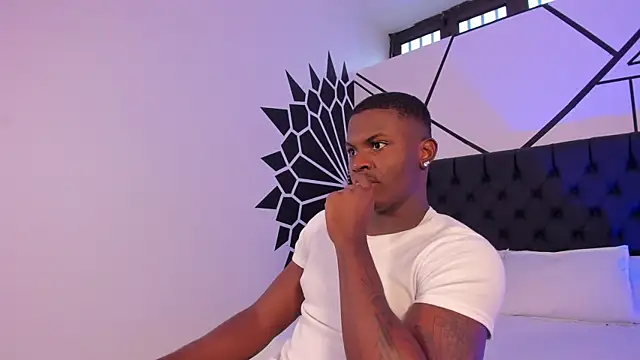 Snapshot of EthanTravis_ chatting on January 31, 2025, 11:56 am EthanTravis  online show from January 31, 2025, 11:56 am