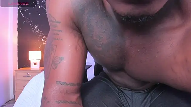 Snapshot of EthanTravis_ chatting on February 25, 2025, 9:15 pm EthanTravis  online show from February 25, 2025, 9:15 pm