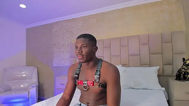 Snapshot of EthanTravis_ chatting on January 25, 2025, 5:07 am EthanTravis  online show from January 25, 2025, 5:07 am