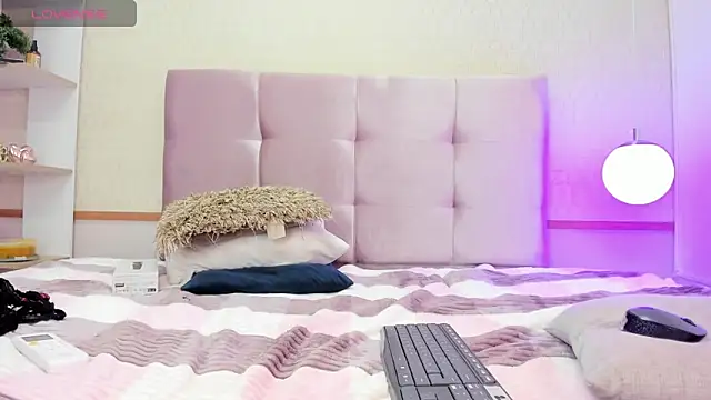 Snapshot of bunniestwosomee chatting on February 23, 2025, 8:11 pm bunniestwosomee online show from February 23, 2025, 8:11 pm