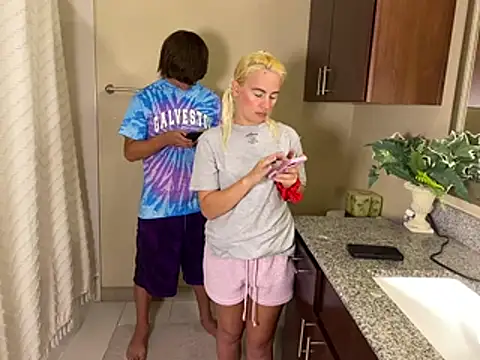 girlfriendmissy online show from April 15, 2026, 11:27 pm