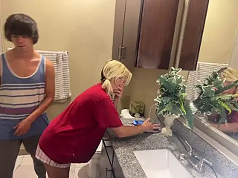 Snapshot of girlfriendmissy chatting on July 10, 2026, 10:32 pm girlfriendmissy online show from July 10, 2026, 10:32 pm
