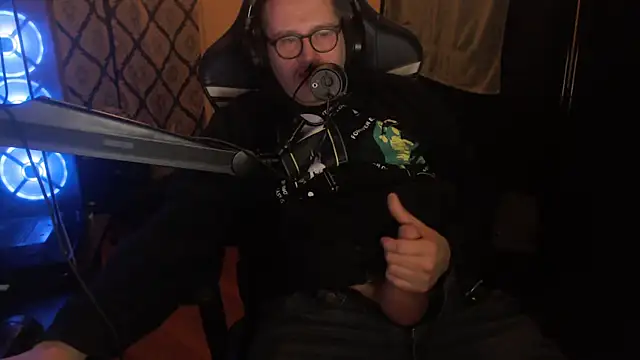 Snapshot of chicostick413 chatting on February 9, 2026, 12:52 am chicostick413 online show from February 9, 2026, 12:52 am