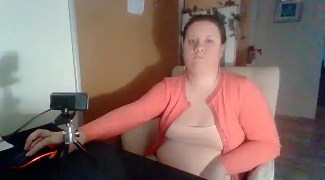 Snapshot of ReifeVenna chatting on January 15, 2025, 7:23 pm ReifeVenna online show from January 15, 2025, 7:23 pm