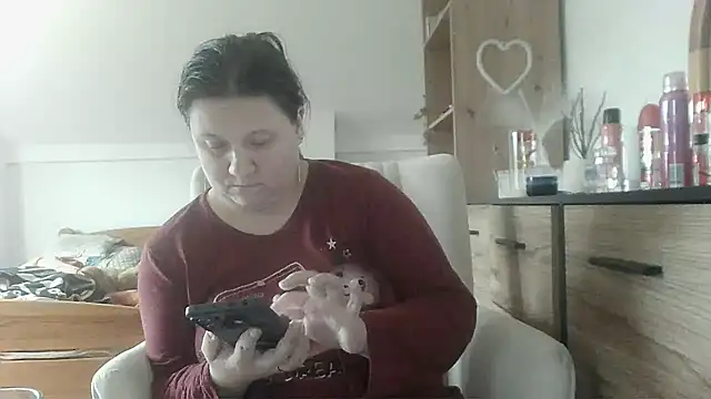 Snapshot of ReifeVenna chatting on February 6, 2025, 10:58 am ReifeVenna online show from February 6, 2025, 10:58 am