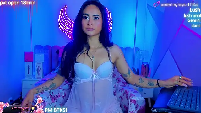 Snapshot of sallybrown_ chatting on May 25, 2026, 9:02 pm sallybrown online show from May 25, 2026, 9:02 pm