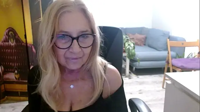 sofia xkiss online show from December 19, 2025, 2:41 pm