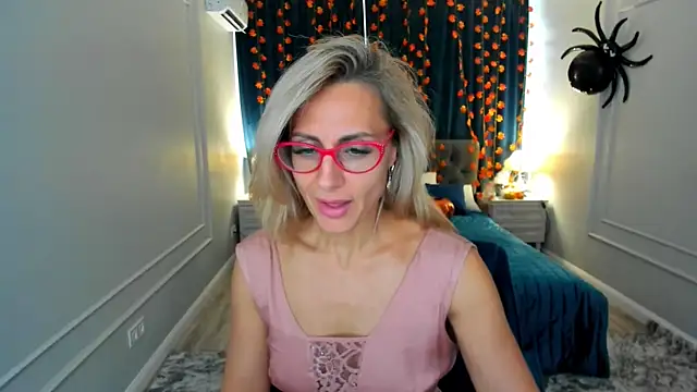 MuseOfStage online show from October 22, 2025, 11:42 am