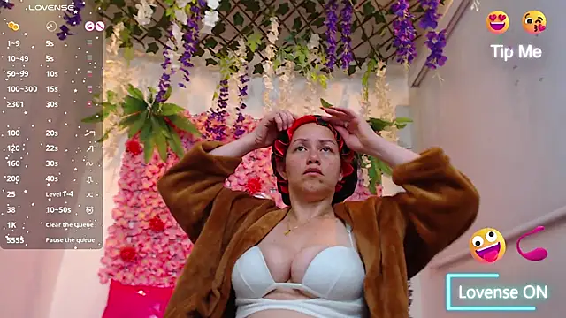 BLONDE SEXYHOT online show from January 12, 2026, 11:50 am