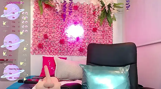 BLONDE SEXYHOT online show from March 19, 2025, 10:44 am