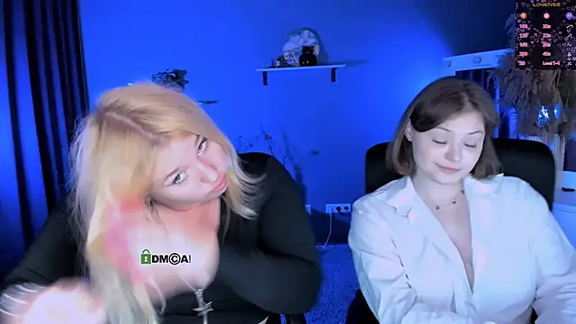 juli kisss online show from September 21, 2025, 6:57 pm