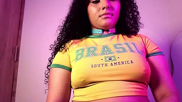 Snapshot of abril_ricci chatting on November 3, 2025, 9:40 pm abril ricci online show from November 3, 2025, 9:40 pm