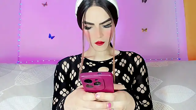 TatiGil online show from May 15, 2026, 4:38 pm