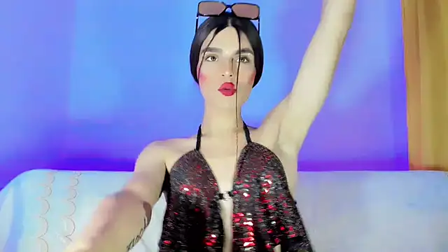 TatiGil online show from October 31, 2025, 5:20 pm