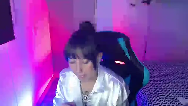 Skarlet Adams28 online show from April 15, 2026, 9:59 pm