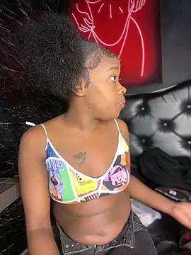 Snapshot of Thyana_LS chatting on September 20, 2025, 1:05 pm Thyana LS online show from September 20, 2025, 1:05 pm