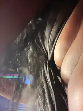 Thyana LS online show from December 17, 2025, 1:38 pm